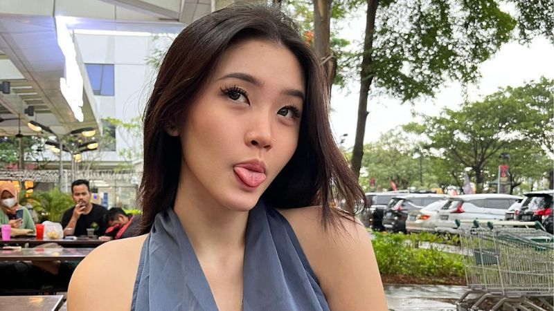 Gaya Anastasya Khosasih Pakai Celana Gemas, Bikin Pria Auto Lemas!