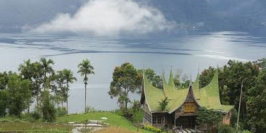 Kalau Berkunjung ke Sumatera Barat, Jangan Lupa Singgahi 5 Danau Menakjubkan ini
