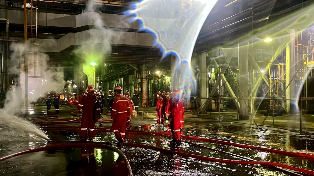 Kilang RU II Dumai Terbakar, Pertamina Fokus Isolasi dan Pemadaman