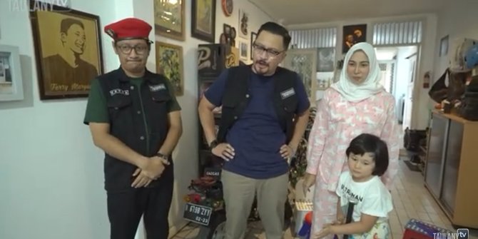 Potret Rumah Ferry Maryadi, Koleksi Motor Gedenya Bikin Andre Taulany Terkejut