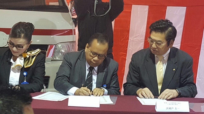 Bupati Meranti Selaku Delegasi Bupati Se-Indonesia Terima Bantuan Kendaraan Toyota Jepang