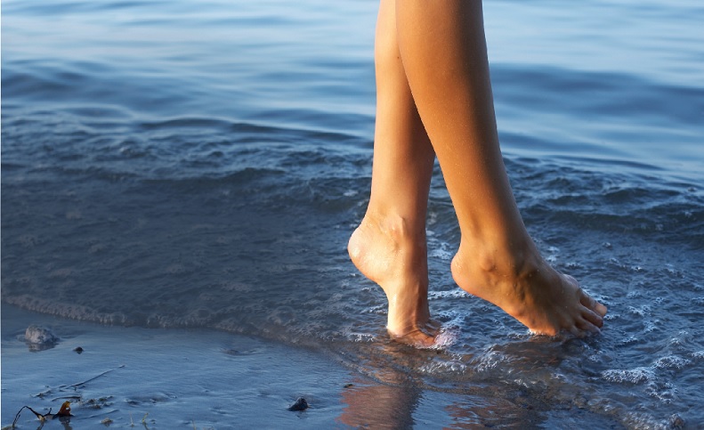 5 Cara Merawat Mata Kaki Hitam Agar Cerah