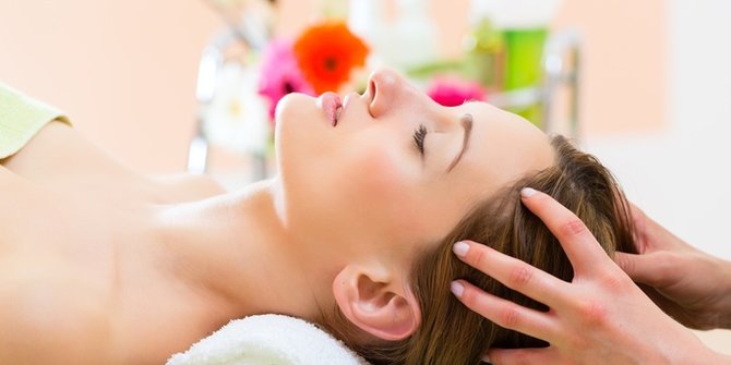 Apa Manfaat yang Bisa Diperoleh dari Melakukan Pijatan pada Kulit Kepala?