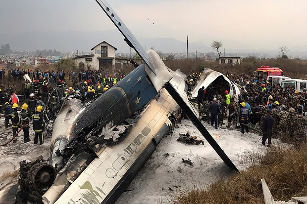 Pesawat Bawa 71 Orang Jatuh di Nepal, Puluhan Tewas