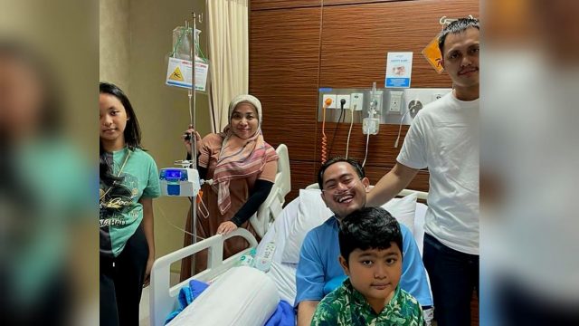 Terbaring di Rumah Sakit, Nassar Dijenguk Mantan Istri dan Anak