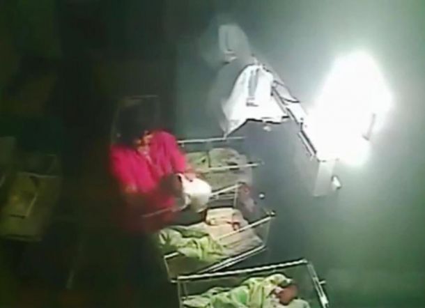 Brutal! Bidan Terekam CCTV Pukuli Bayi yang Menangis