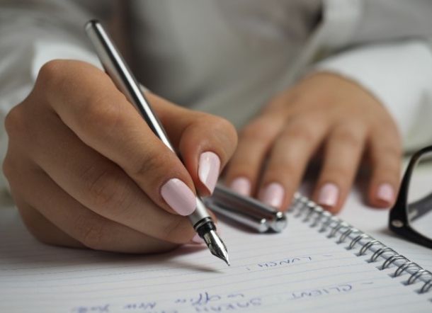 Berebut Pulpen saat Ujian, Siswi SMP Tewas Berkelahi, Ibu Lempar Mayatnya ke Kolam