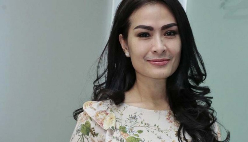 Bikin Surat, Iis Dahlia Merasa Tak Pernah Sudutkan Profesi Apa Pun