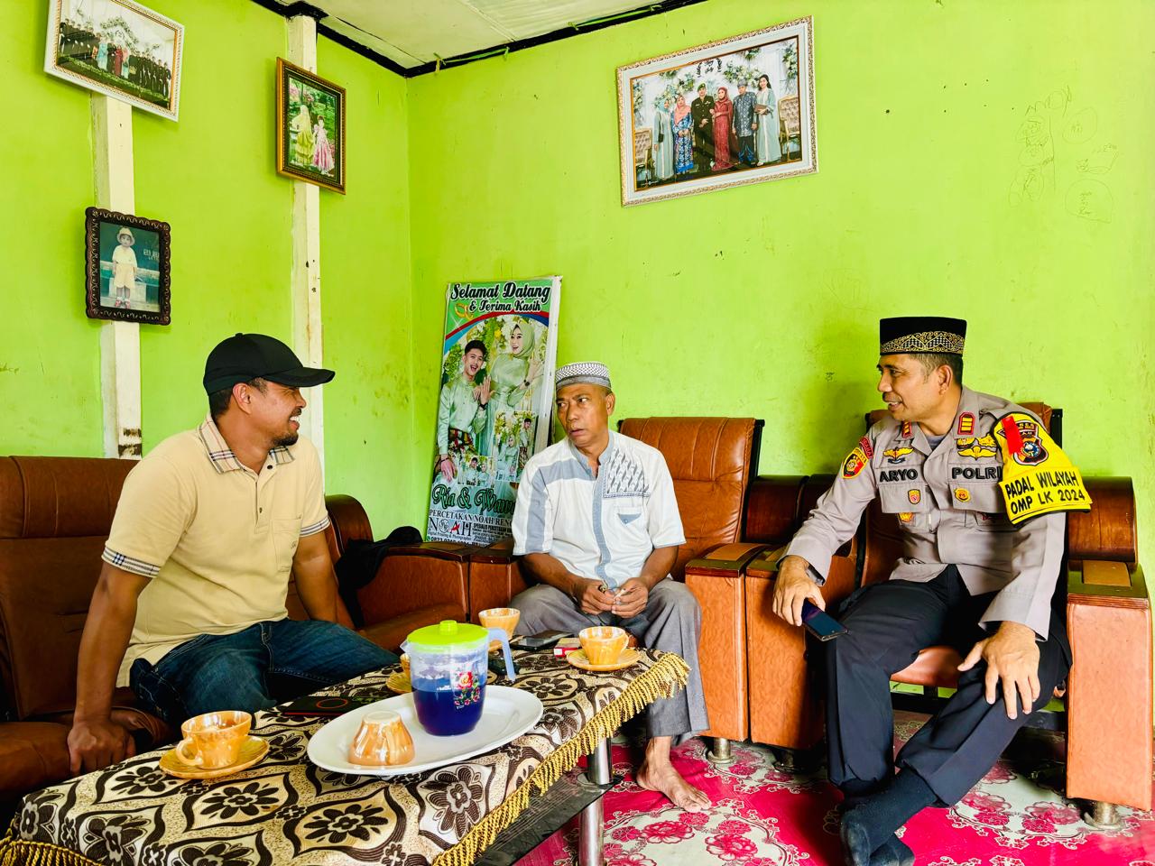 Antisipasi Isu Negatif Pilkada, Kapolsek Kuala Cenaku Sambangi Tokoh Adat