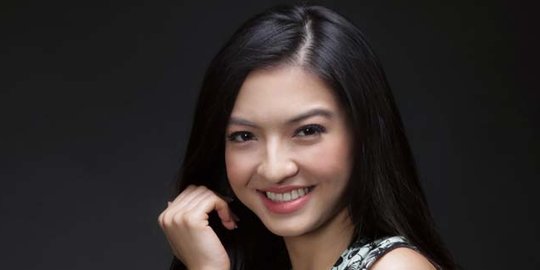 Tengah Pamer Hobi Melukis, Posisi Kaki Raline Shah Justru Bikin Netizen Salfok