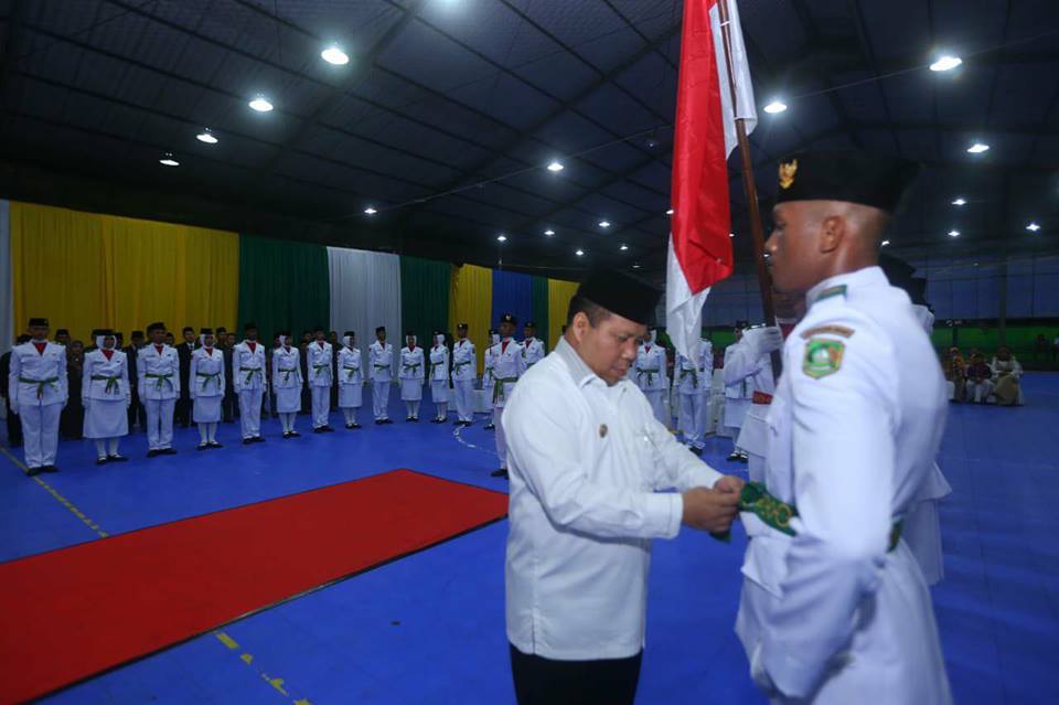 Bupati Meranti Kukuhkan Pasukan Paskibraka HUT RI Ke-73 Tahun 2018