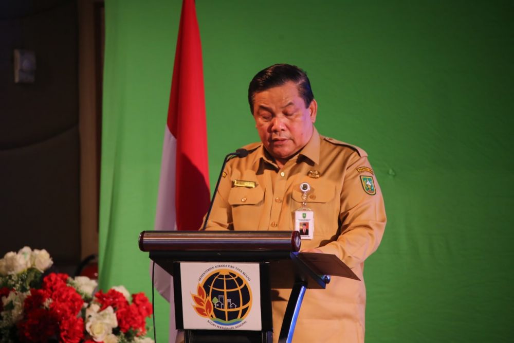 LAM Rohul Beri Gelar Datuk Panglimo Ompu Alam Kepada Danrem 031 Wira Bima