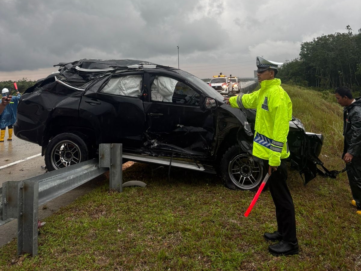 Fortuner Tergelincir di Tol Bangkinang, Satu Luka Berat dan Dua Luka Ringan