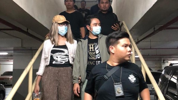 Kekasih Lucinta Luna: Diah Ayu Ashari, Alias Abash, Alias Jikun