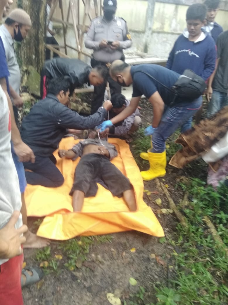 Geger !! Mayat Tergantung Dipohon Halaman Taman Budaya Riau