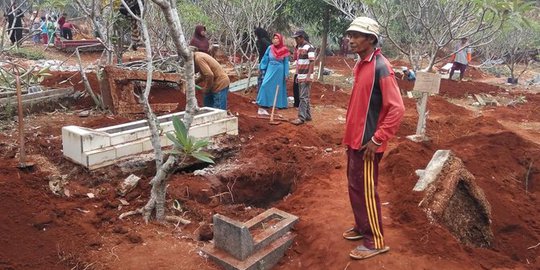 Merinding, Ada Kisah Mistis Dibalik Proses Pemindahan Ratusan Makam di Depok