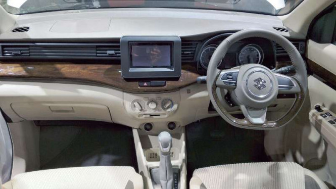 Wih ! Fitur Keren di Ertiga Baru, Punya Kulkas Mini