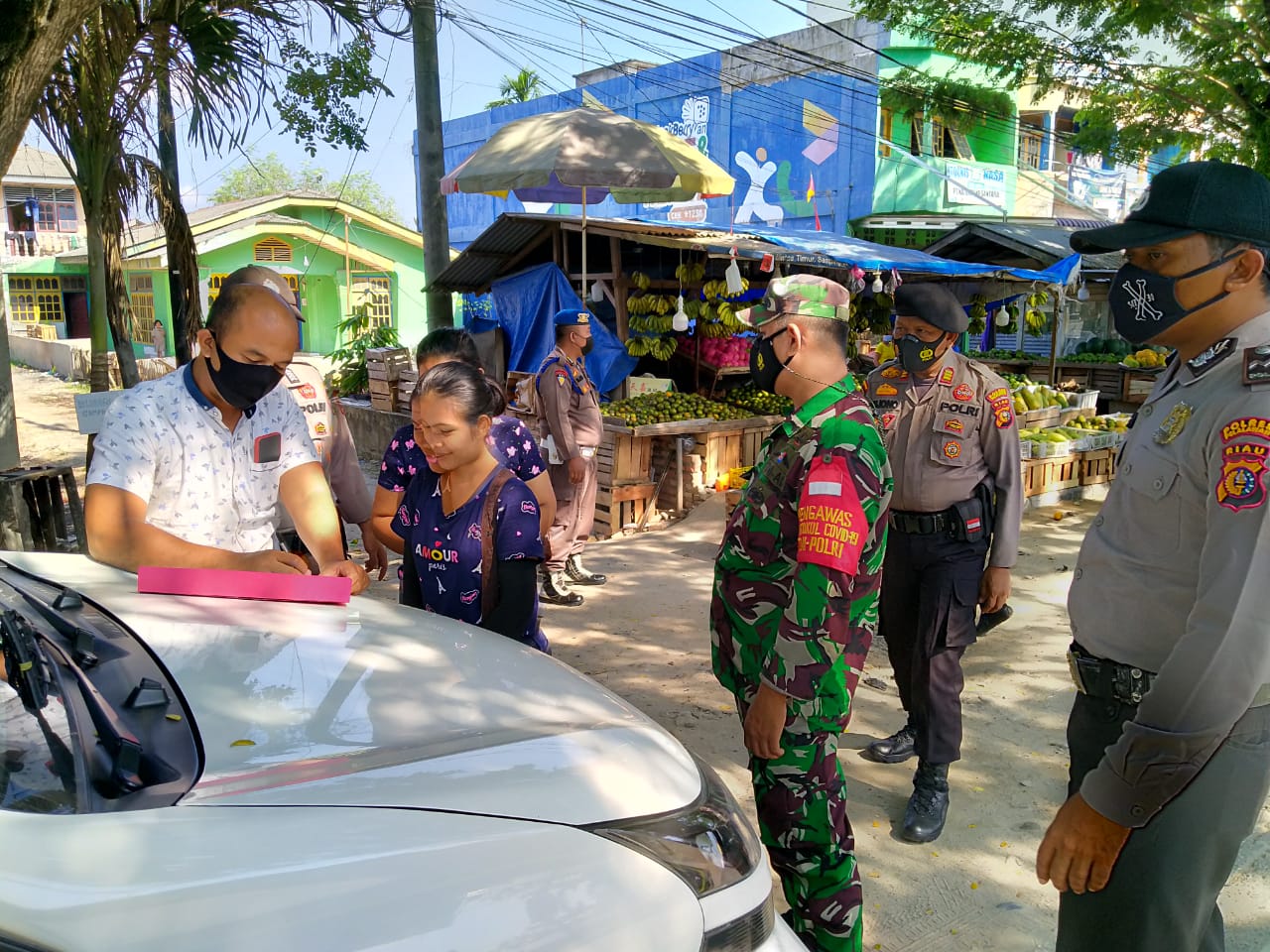 Polsek Pangkalan Kerinci Beri Teguran Tertulis Kepada Pelanggar Prokes