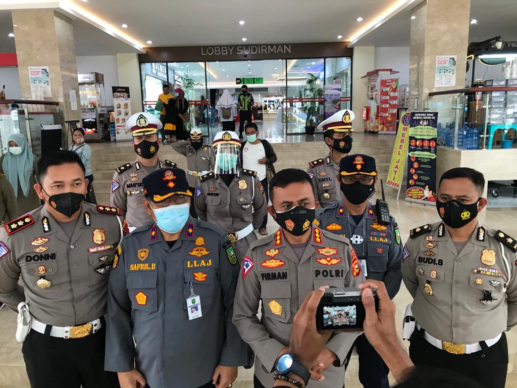 Masih Ada Masyarakat yang Tak Pakai Masker saat Keluar Rumah, Dirlantas dan Dishub Riau Bagi Masker Gratis