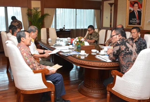 Usulkan Pembangunan UPT BLK, Bupati Temui Menteri