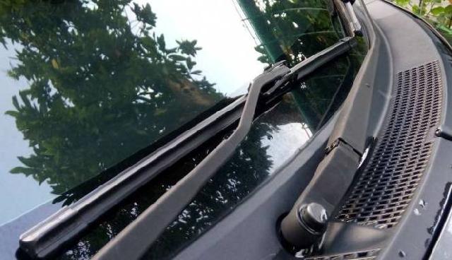 Jika Wadah Wiper Diisi Air Sabun, Ini Akibatnya