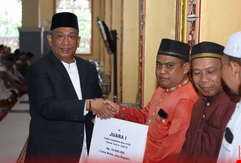 Bupati Anton Laksanakan Salat Idulfitri 1446 H Bersama Ribuan Jamaah di Islamic Center