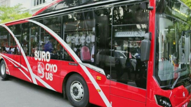 Naik Bus Bayar Pakai Sampah di Indonesia