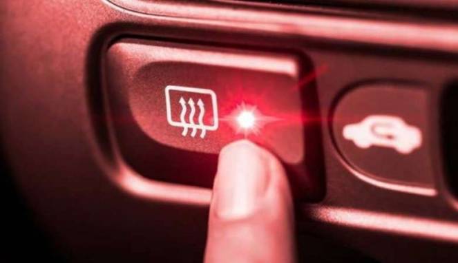 Fitur Mobil yang Fatal Digunakan Terus saat Musim Hujan