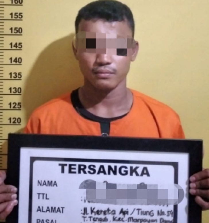 Pelaku Jambret 'Ngumpet' Diatap Rumah Warga di Pekanbaru