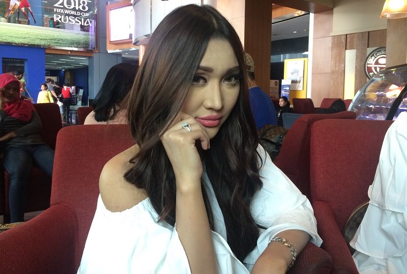 Unggah Video Mesra, Netizen Pertanyakan Jenis Kelamin Pacar Lucinta Luna