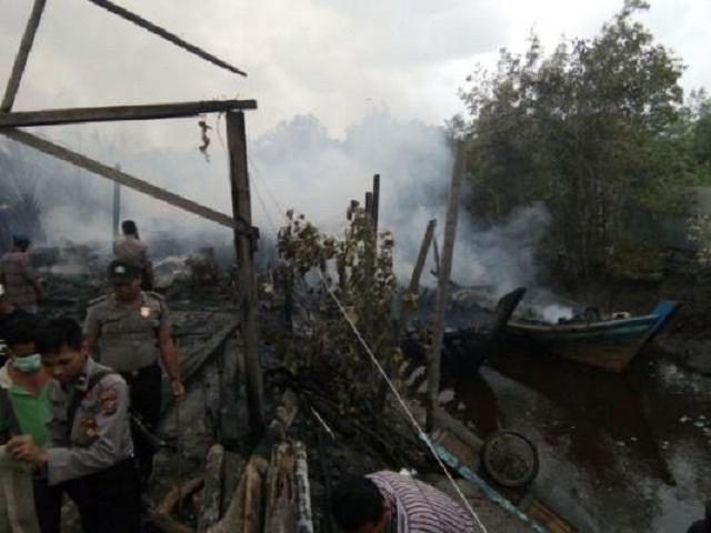 Ratusan Nelayan Muntai Bakar Gudang Jaring desa Bantan Air