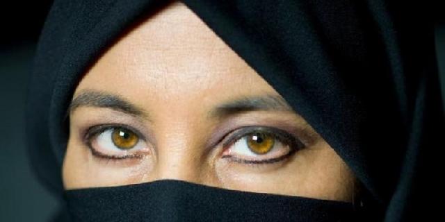 ISIS Keluarkan Larangan Burqa setelah Dua Komandannya Tewas Dibunuh