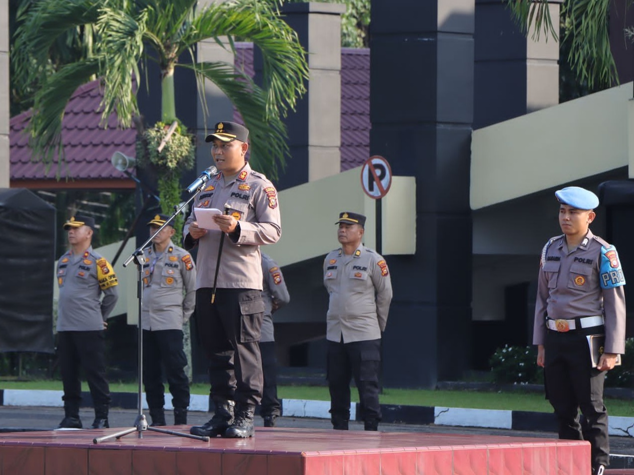 AKBP Panguncap Pimpin Apel Akbar Polisi RW Polres Kuantan Singingi