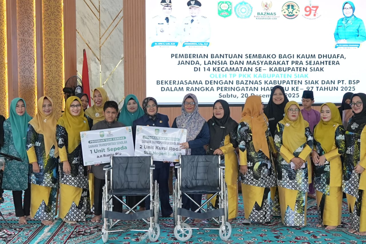 Bupati, PKK dan Baznas Berikan Bantuan ke Lansia dan Disabilitas se-Kabupaten Siak