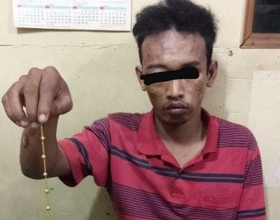 Tertabrak Mobil Jambret ini Babak Belur Dihajar Warga