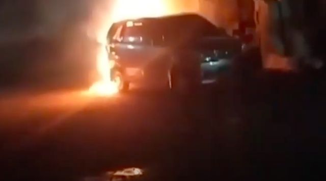Ini Video Detik-detik Istri Dokter Kerabat Jokowi Dibakar di Mobil
