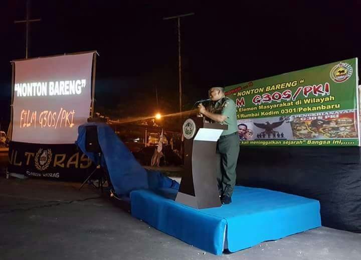 Warga Rumbai Nonton Film G30S PKI, Danramil : Jangan Sesekali Melupakan Sejarah
