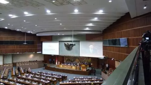 Buka Rapat Paripurna, Setya Novanto Minta Pansus DPR Terus Selidiki KPK