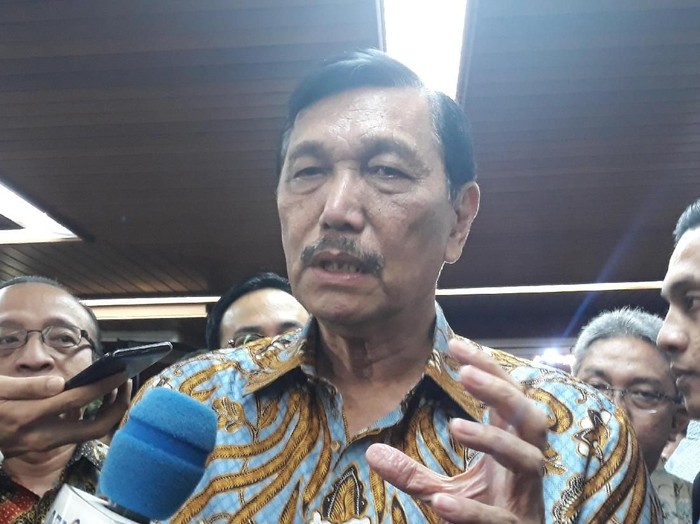 Sibuk Proyek Ibu Kota Baru Ditengah Wabah Corona, Jokowi Diminta Lekas Copot Menko Luhut