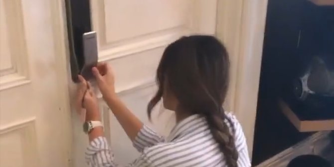 Nia Ramadhani Tidak Bisa Buka Pintu Kamarnya, Warganet Bilang Langsung Ganti Rumah