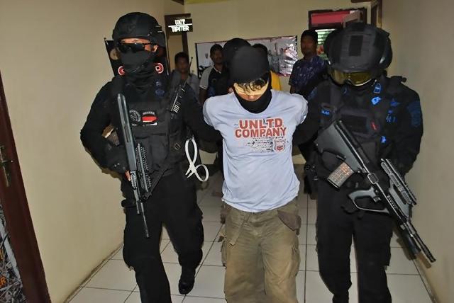 Densus tangkap teroris jaringan Solo di Payakumbuh