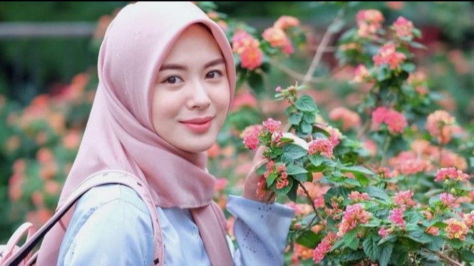 Ayana Moon, Mualaf Asal Korea yang Cantiknya Bikin Adem