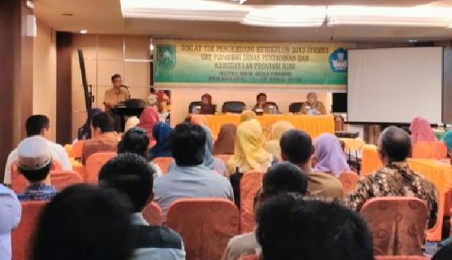 PLT Disdikbud Riau : Gunakan Anggaran Sesuai Aturan
