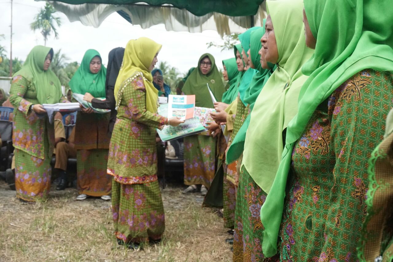 Zulaikhah Wardan Lantik Pengurus PAC Dan Ranting Muslimat NU se Kecamatan Sungai Batang
