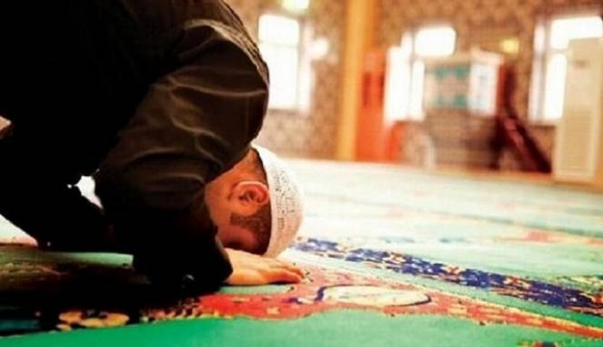 Melaksanakan Salat Terasa Berat? Ini Alasannya
