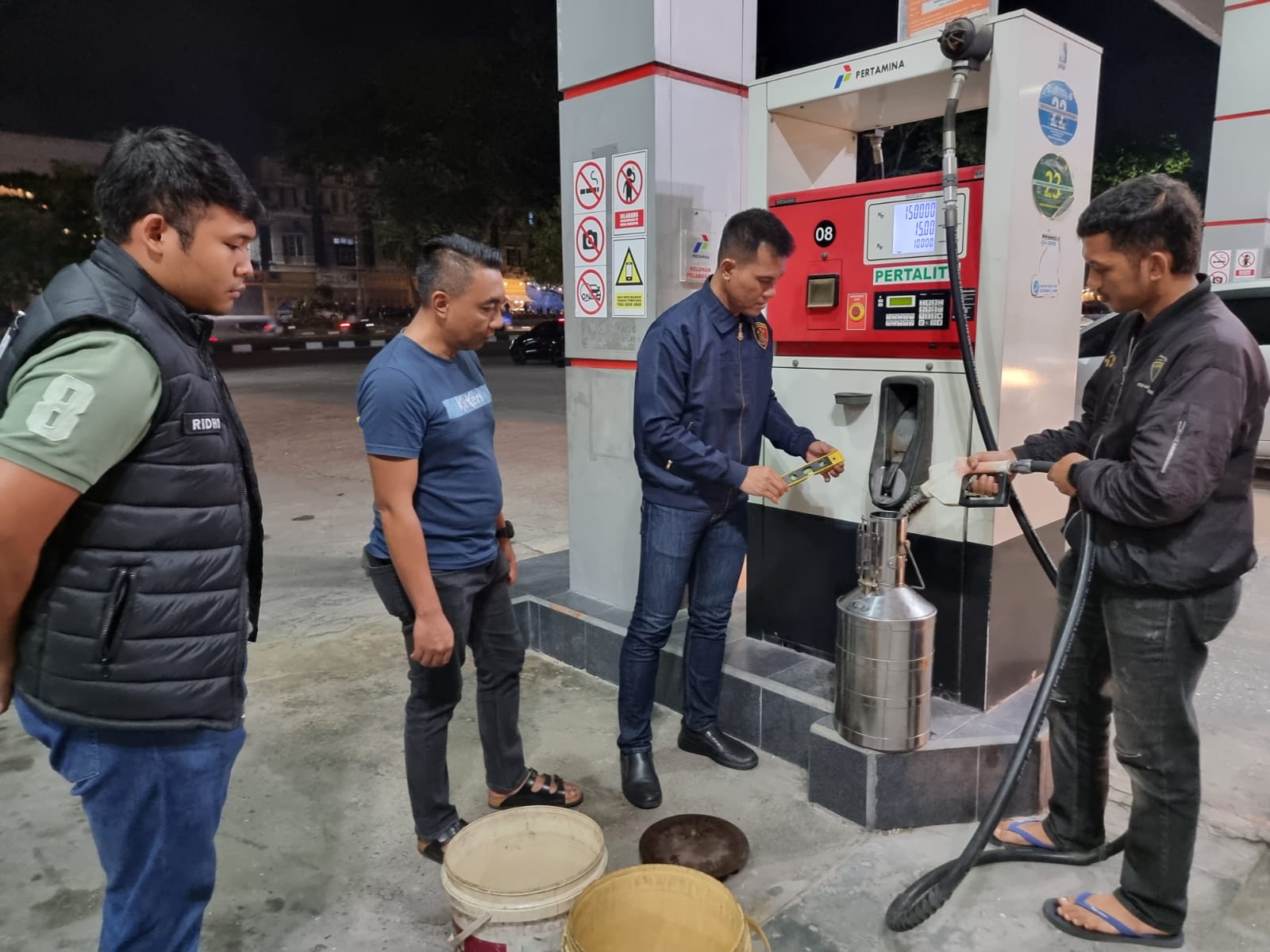 Tipidter Satreskrim Polresta Pekanbaru Cek Ketersediaan BBM di SPBU Arifin Achmad