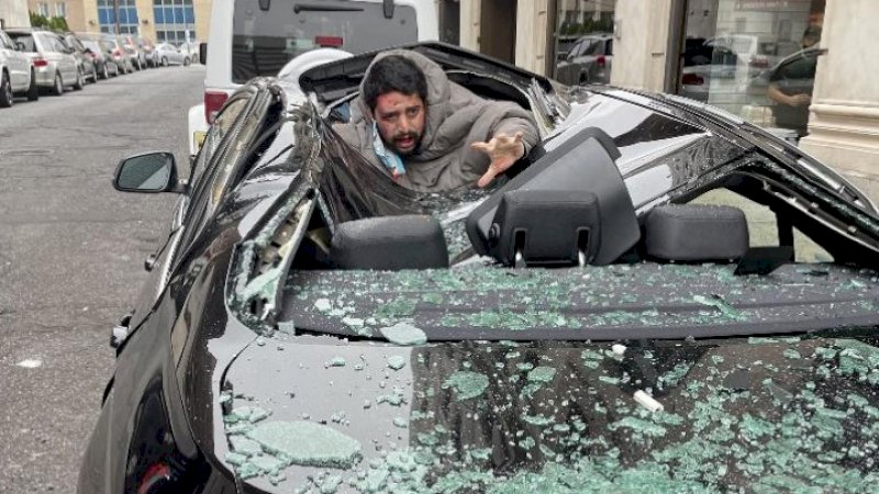 Terjatuh dari Lantai 9 dan Menimpa Mobil, Pria Tak Dikenal Ini Selamat