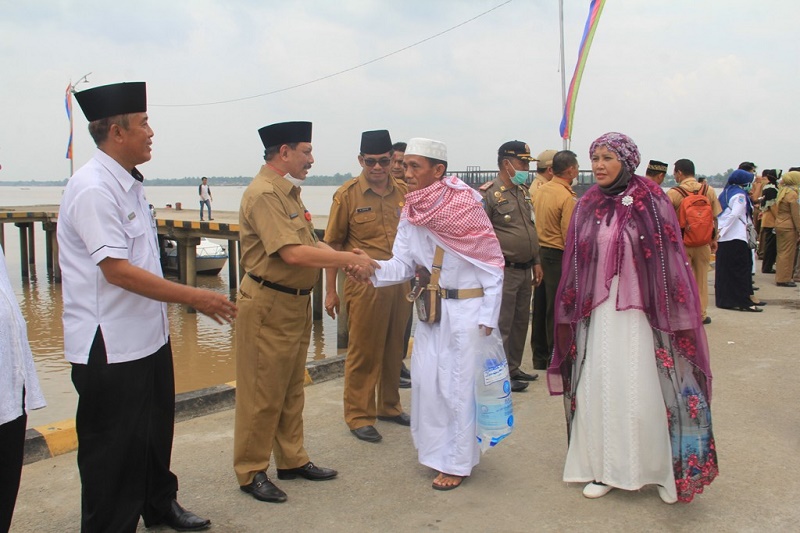 Sekda Inhil Sambut Jemaah Haji Cloter 4 Batam
