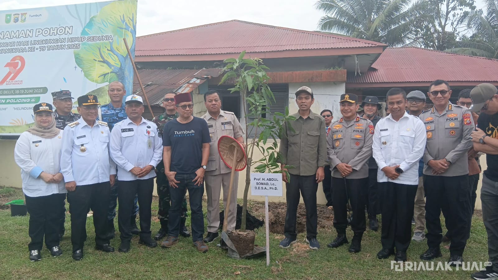 Dari Bhayangkara untuk Bumi, Filsafat dan Iman Bertemu di Riau dalam Gerakan Hijau di Rimbang Baling