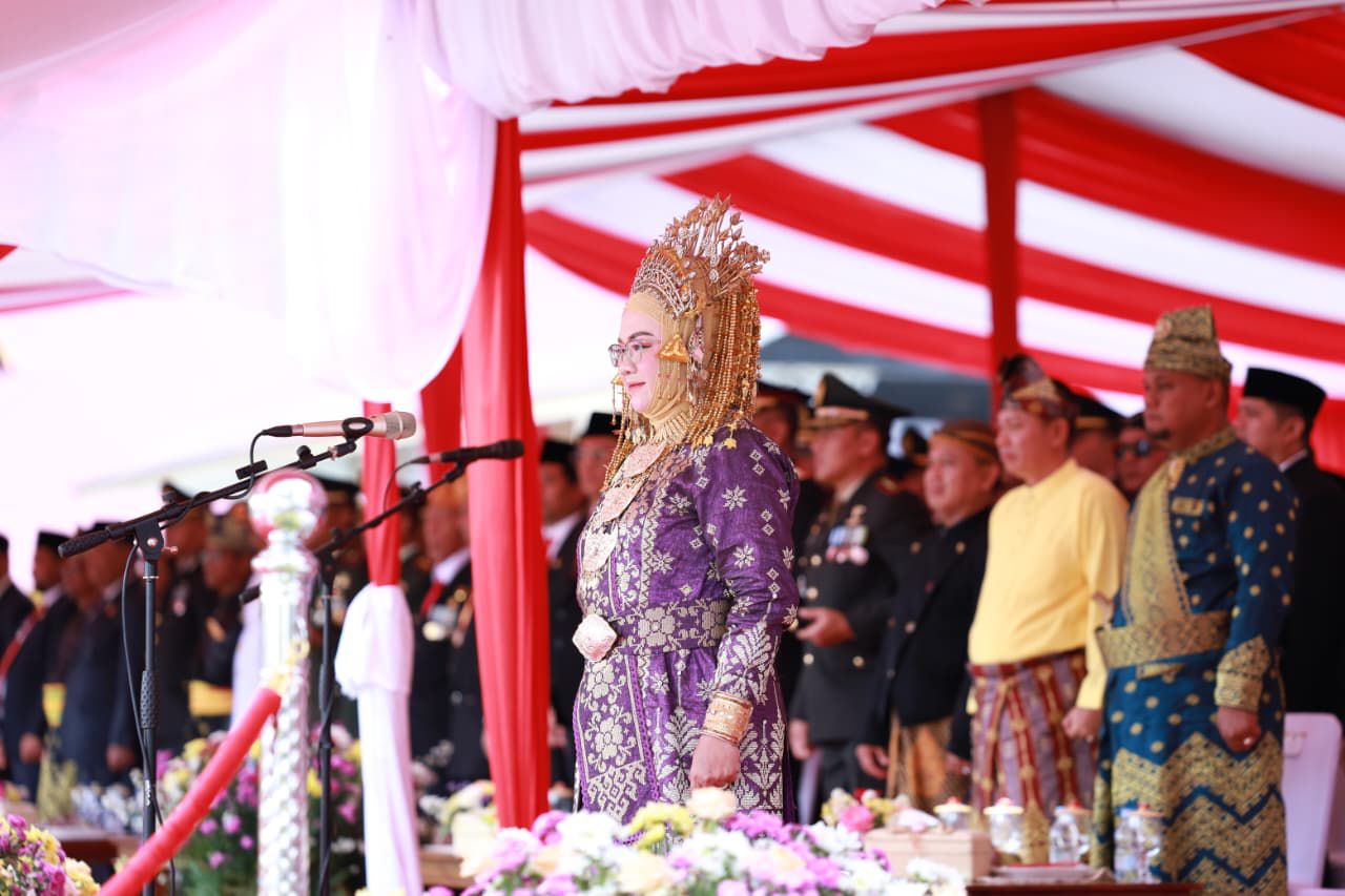 Pertama dalam Sejarah Peringatan HUT ke-80 RI di Siak Bupati Tampil Menawan Bak Permaisuri